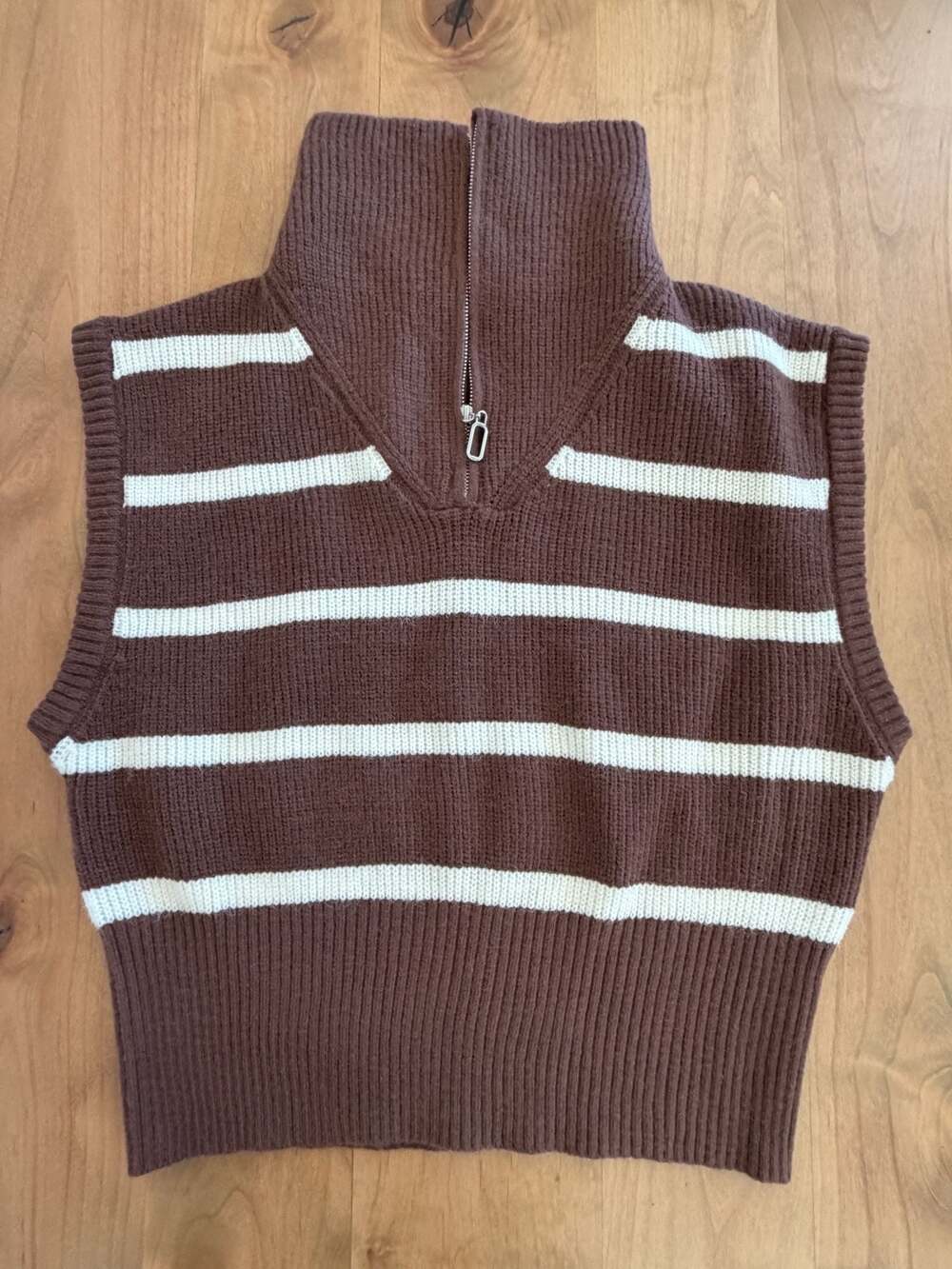 HerringStones Brown and White Striped Half-Zip Knit Sweater Vest Large